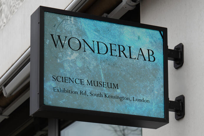 Wonderlab sign